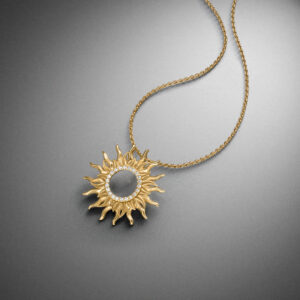 Anhänger Sonne Gelbgold individuell und Diamanten - Steinbach Goldschmiede