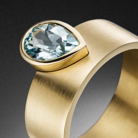 Aquamarin Solitär Ring Gelbgold Steinbach Goldschmiede