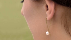 Brautschmuck Golddrahtohrhänger besetzt mit Perlen