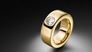 Breiter Diamant Solitär Ring 1,00ct aus 750 Gelbgold - Handschmuck - STEINBACH Goldschmiede