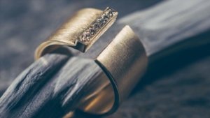 breiter Ring Diamantensteg Gelbgold Diamanten - mood Photographie