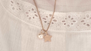 Geburtsschmuck Anhänger Stern Rosegold Perlanänger Steinbach Goldschmiede