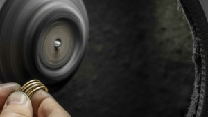 Kettenring Gelbgold Diamanten Steinbach Goldschmiede