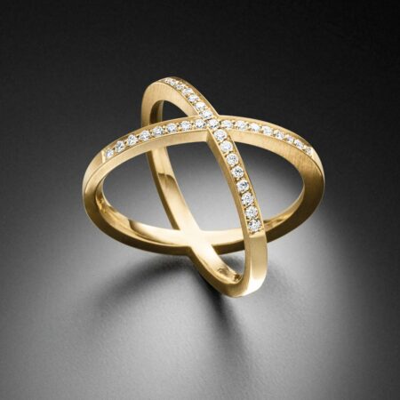 Kreuzring X-Ring Criss Cross Ring Gelbgold Diamanten - Steinbach Goldschmiede