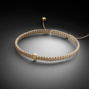 Makramee Armband Gelbgold Diamanten Buchstabe Initiale Sand STEINBACH Goldschmiede