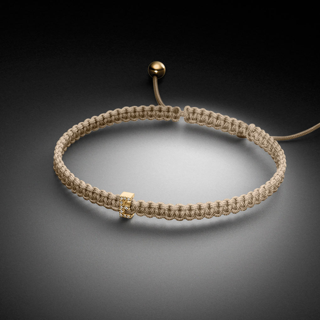 Makramee Armband Gelbgold Diamanten Buchstabe Initiale Sand STEINBACH Goldschmiede