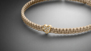 Makramee Armband Gelbgold Diamantherz Verschlusskugeln Sand STEINBACH Goldschmiede