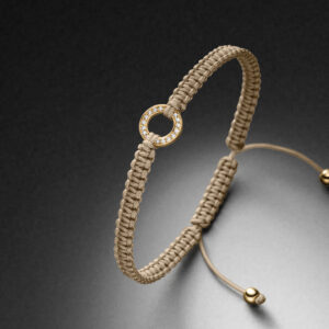 Makramee Armband Gelbgold Diamantring Verschlusskugeln Sand STEINBACH Goldschmiede