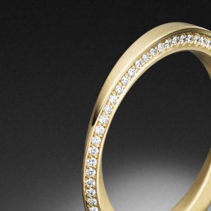 Möbius Ring Gelbgold Diamanten Steinbach Goldschmiede