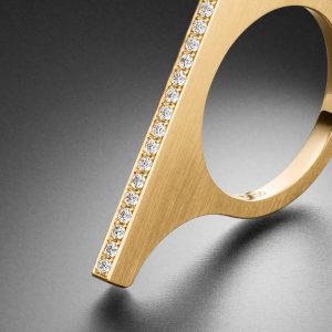 Ring Balance Gelbgold Diamanten Wippe puristisches harmonisches Design - Steinbach Goldschmiede - Ringdesign - Handschmuck Skulptur