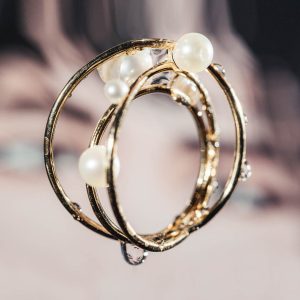 Perlenring Gelbgold - Handschmuck - mood Photographie