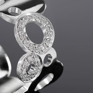Ring Ringring Diamantenkreis Weissgold Diamanten Handschmuck Steinbach Goldschmiede