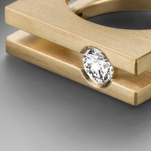 Moderner Spannring Gelbgold Diamant Ring Steinbach Goldschmiede