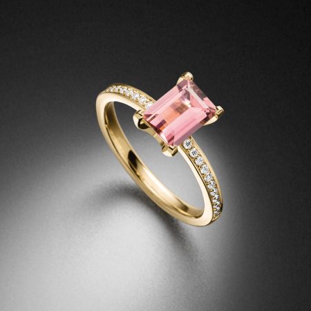 turmalin baguette solitär ring gelbgold diamanten steinbach goldschmiede